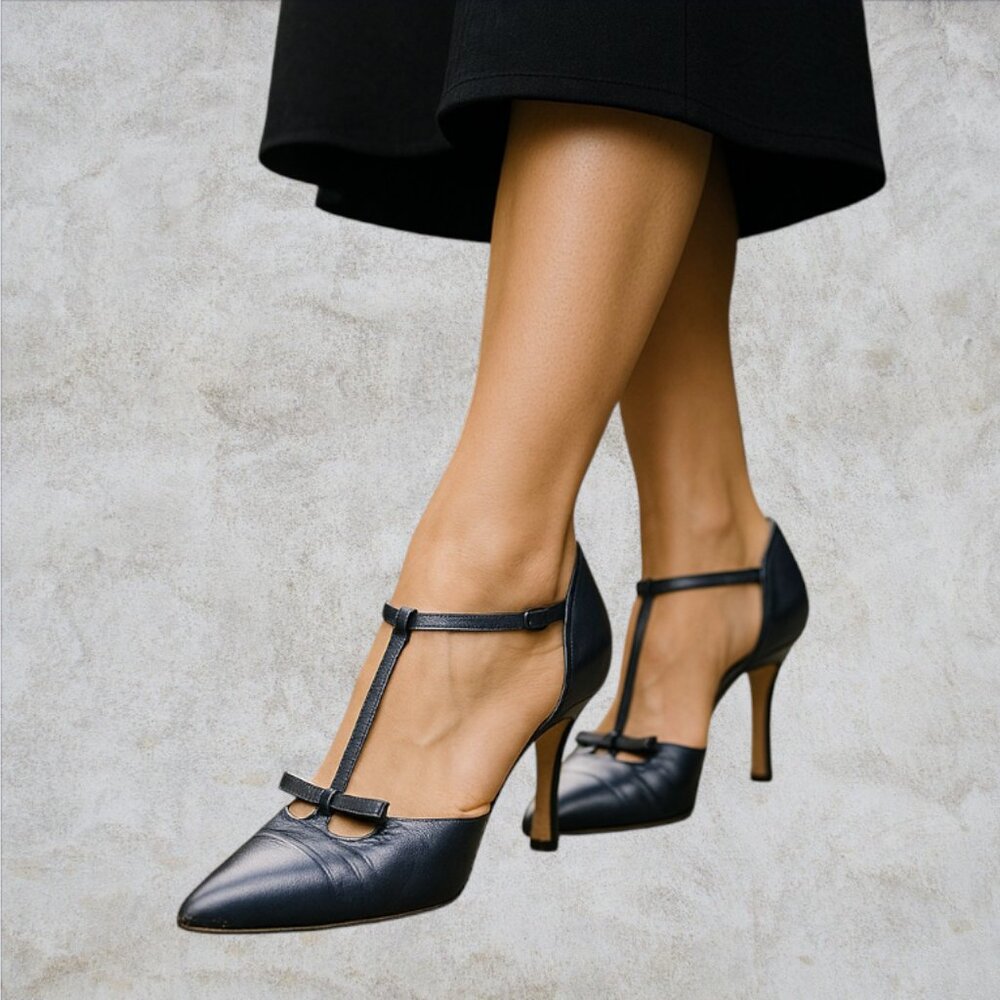 VINTAGE VERA CRUZ -- Navy Blue Heels, Low Heel, Bow Detail, Made in Spain - Picture 11 of 11